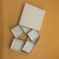 Maßgefertigte Luxus-Schokoladengeschenkbox aus Hartkarton für Bonbons, Pralinen und Trüffel mit Einlage und Logo