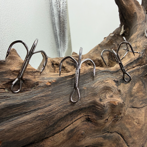 HuaEn Hameçons triples circulaires en acier à haute teneur en carbone pour <span class=keywords><strong>la</strong></span> <span class=keywords><strong>pêche</strong></span> au poisson-chat en eau douce et salée, super résistants, affûtés chimiquement, <span class=keywords><strong>ensemble</strong></span> d'emballage - Product Image 1