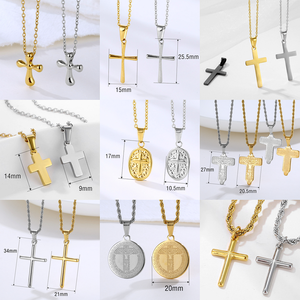 Collar con Cruz de Jesús y Crucifijo de Acero Inoxidable Chapado en Oro de 18K con Cúbicos para Hombre al por Mayor - Product Image 4