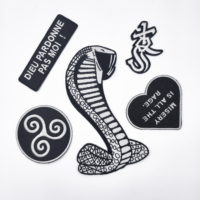 Patch brodé personnalisé ODM, forme irrégulière découpée, motif animalier de dessin animé, thermocollant