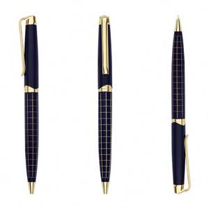 Stylo bille métallique bleu marine unique avec motif à carreaux, stylo à bille professionnel en gros avec logo personnalisé - Product Image 1