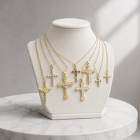 Collier Croix Plaqué Or avec Pendentif Strass et Breloque Croix en Zircon Cubique pour Femme, Cadeau Religieux, Vente en Gros pour Fabrication de Bijoux