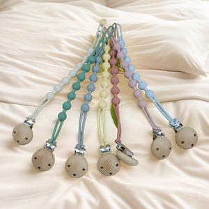 Chaîne de sucette en silicone 220 mm sans BPA avec clip en bois pour bébé de 0 à 12 mois - Product Image 2