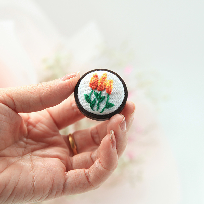 Wooden brooch badge-yingxia 7cm-bamboo style embroidered hoop-35