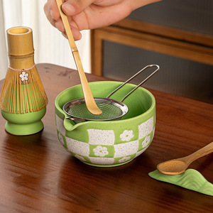 Ensemble de thé matcha de style japonais 8 pièces, bol en céramique verte avec bec verseur, boîte colorée Bai Ben Li, motif écossais transfrontalier fleurs de cerisier pour le thé - Product Image 4