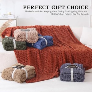 Couverture portable en peluche, châle en polaire TV, couverture polaire Sherpa avec poches pour adultes 58'' x 64'' - Product Image 6
