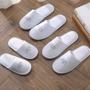 Großhandel gut aussehende erwachsene Kinder Größen rutsch feste anti statische Einweg weiße Airline Hotel Slipper - Product Image 1