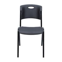 Chaise ergonomique en plastique avec dossier, portable et empilable, idéale pour les terrasses et la location événementielle
