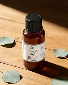 Huile Essentielle d'Eucalyptus Pure Aromatique Mrembo Naturals, Distillée à la Vapeur, Liquide Naturel Sûr, Revitalisant et Hydratant pour la Peau et le Corps - Product Image 3