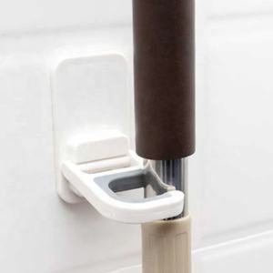 Crochet <span class=keywords><strong>à</strong></span> pince pour vadrouille Tenture murale Toilette sans poinçon Artefact puissant Crochet collant Boucle murale Rack de rangement Siège de carte - Product Image 6