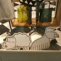 Fabrik-Großhandel Wabenpappe Kundenspezifisch Bedruckte Wellpappe für Einzelhandels-Schaufensterdisplays