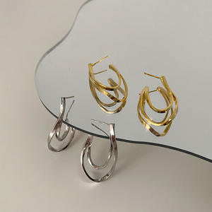 Pendientes de Aro Versátiles de Estilo Coreano para Mujer, Joyería Sencilla de Alta Gama, Pendientes de Aro Dorados de Estilo Moderno - Product Image 1