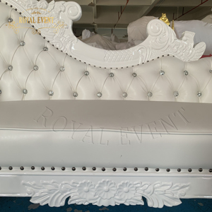 Vente <span class=keywords><strong>en</strong></span> gros de luxueuse <span class=keywords><strong>chaise</strong></span> <span class=keywords><strong>longue</strong></span> de banquet de mariage canapé <span class=keywords><strong>en</strong></span> cuir PU blanc <span class=keywords><strong>chaise</strong></span> King - Product Image 3
