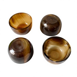 Ensemble de 4 bols en corne de buffle polie, marron naturel, motif tourbillonnant, ronds, décoration d'intérieur organique - Product Image 1