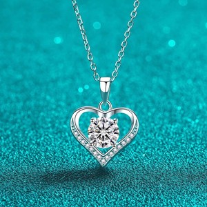 <span class=keywords><strong>Collana</strong></span> di Lusso con Pendente Moissanite '<span class=keywords><strong>Cuore</strong></span> <span class=keywords><strong>dell</strong></span>'<span class=keywords><strong>Oceano</strong></span>' da 2 Carati, Girocollo in Argento Sterling 925 per Donne - Product Image 4