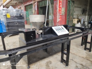 สายการผลิตดิลโด้ เครื่องผลิตอวัยวะเพศชาย เครื่องอัดรีดช่องคลอดหญิง เครื่องทำของเล่นทางเพศชาย สำหรับผลิตของเล่นทางเพศ - Product Image 3