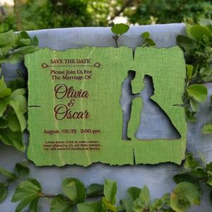 Invitación de Boda Rectangular de Madera Hecha a Medida con Tallado Floral y Tema de Flores Eternas - Product Image 4