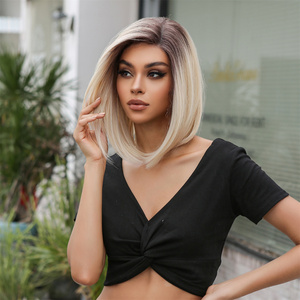 Vente en gros Perruques courtes pour femmes Perruques synthétiques naturelles pour femmes noires Perruques courtes blanches coupe garçonne - Product Image 4