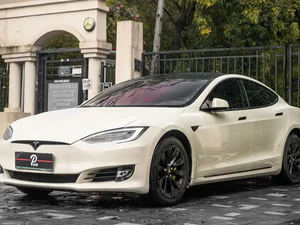 Voiture électrique <span class=keywords><strong>Tesla</strong></span> d'occasion 2016 <span class=keywords><strong>Tesla</strong></span> <span class=keywords><strong>Model</strong></span> <span class=keywords><strong>S</strong></span> 75 480k75kWh <span class=keywords><strong>Batterie</strong></span> 5 places RWD Liftback électrique <span class=keywords><strong>Prix</strong></span> bas Vente en gros de voitures d'occasion - Product Image 2