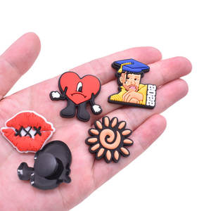 PVC suave plástico DIY zapatos decorativos hebilla Drop-In plástico flor <span class=keywords><strong>Bad</strong></span> Ruffian conejo para <span class=keywords><strong>Bad</strong></span> <span class=keywords><strong>Bunny</strong></span> playa zapatos decorativos - Product Image 2