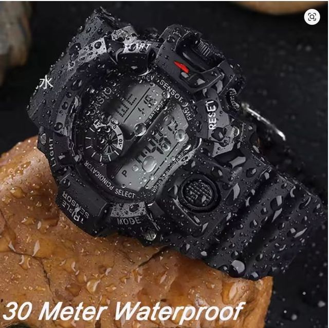 Wholesale 10mm Luxury Analog Digital Sport Wrist Watch for Men Fashionable Waterproof Relojes 50mm Dial Diameter Plastic Dial