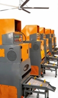 Mini-granulateur automatique de recyclage de fil de cuivre et d'acier inoxydable avec moteur pour le traitement des câbles usagés, capacité de 30-50 kg/h