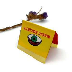 Etiqueta de ropa tejida gruesa de alta densidad Etiqueta de seda tejida con logotipo personalizado de color brillante - Product Image 3