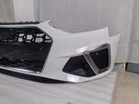 Nouvelle mise à niveau des pièces automobiles A4 Refit to RS4 B9 Pare-chocs avant avec calandre Pare-chocs arrière avec diffuseur pour Audi RS4 Car Bodykit 2017-2019
