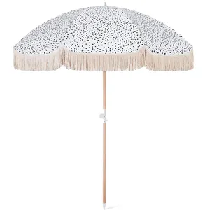 도매 빈티지 야외 대형 우산 휴대용 나무 극 내구성 사용자 정의 로고 드리 워진 파라솔 비치 우산 술과 함께