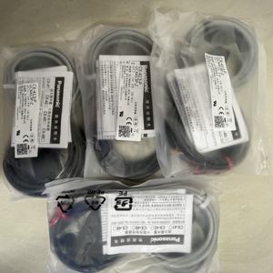 Amplificateur de petite taille Panasonic avec capteur de proximité intégré CX-413-P - Product Image 1