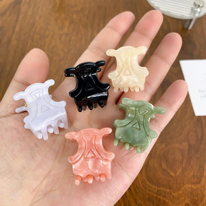 Pinzas de Pelo de Plástico Románticas de 2.5cm para el Día de San Valentín, Pinza de Pelo Elegante con Diseño de Tiburón, Color Rosa, Pinza de Pelo Moderna - Product Image 2