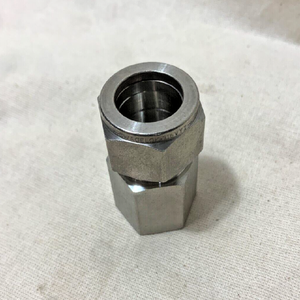 Разъем гнездовой SS-1210-7-8, для трубок <span class=keywords><strong>3</strong></span>/4 дюйма, с внутренней резьбой NPT 1/<span class=keywords><strong>2</strong></span> дюйма - Product Image 1