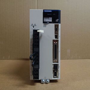 SGD7S-5R5A00A 1.8kW ไดรฟ์ 7 ซีรีส์ ตัวควบคุมเครื่องตัดซีเอ็นซีอุตสาหกรรมอัตโนมัติ - Product Image 1