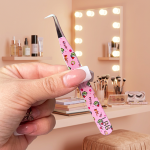 Pinzas para Extensión de Pestañas Grinch Rosadas de Navidad, de 90 Grados, Delgadas, con Punta Lisa de Plástico de 10 mm para Pestañas con Volumen - Product Image 3