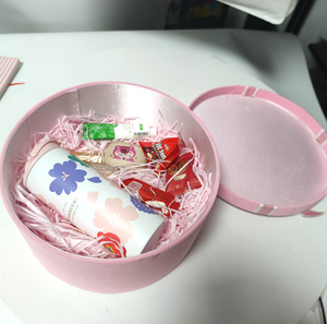 Luxuriöse Runde Geschenkverpackung aus Samt und Karton – Groß – für Valentinstag, Muttertag, Brautjungfern – Samt-Geschenkbox - Product Image 4