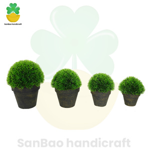 Mini Planta Artificial de Agujas de Pino en Maceta, Bola de Césped Verde Artificial, Bonsái Navideño de Material PE, Multipieza para Escritorio, Estante, Oficina - Product Image 3