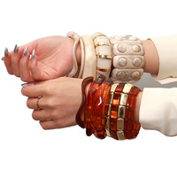 Nouveau Bracelet Irrégulier Tendance Perles Géométriques Empilables Bijoux de Fête Accessoires Bracelets Manchette en Acrylique Couleur Coquille pour Femmes