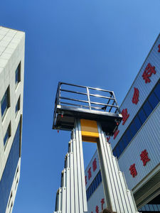 Estación DE TRABAJO aérea de doble mástil de elevación de aluminio con escalera engrosada - Product Image 6