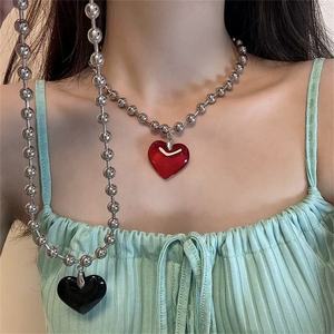 Nuevo Estilo de Joyería para Fiesta de Mujer: Collar con Colgante de Resina Moderno, Collares de Cuentas Plateadas, Gargantilla con Dije de Corazón Grande Exagerado para Chicas - Product Image 2
