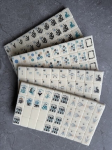 Ensemble <span class=keywords><strong>de</strong></span> Mahjong américain <span class=keywords><strong>de</strong></span> luxe portable pour voyage, ligne Water's Edge, lot Beth, 2 couches, 160 pièces en acrylique, pour 4 joueurs, moderne - Product Image 5