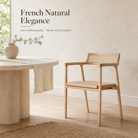 Fauteuil de salle à manger moderne en chêne avec dossier et assise en rotin tressé à la main, structure en bois massif, confort élégant pour les intérieurs de maison et de restaurant