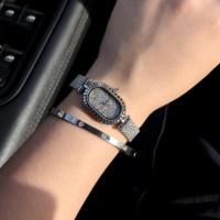 Jam Tangan Wanita Scottie 9720b French Textured Oval Stainless Steel, Pilihan Terbaik untuk Gaya Kasual dan Kencan