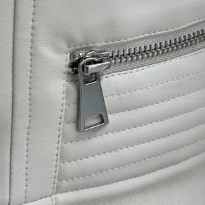 Veste en cuir pour <span class=keywords><strong>femme</strong></span>, coupe courte, résistante au vent, écologique, personnalisable en couleur et taille, en cuir PU - Product Image 4