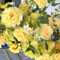 Lot de chemins de table décoratifs en fleurs artificielles de roses jaunes en soie pour centres de table de mariage et arche de toile de fond