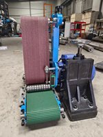 Machine à polir les surfaces métalliques Machine à brosser la rouille pour pièces plates