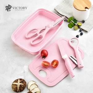 Planche à découper portable 5 en 1, éplucheur, ciseaux, plateau, couteau de cuisine, accessoires de cuisine pour le camping en plein air - Product Image 3