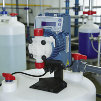 Bomba Dosificadora de Productos Químicos SEKO Original AKS500 600 603 800 803 con Regulación Manual de Flujo para la Administración de Líquidos Químicos Antiescalantes