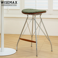 WISEMAX FURNITURE Tabouret de bar design vintage pour comptoir de cuisine Siège en bois massif en tissu Chaise haute de bar avec repose-pieds pour restaurant