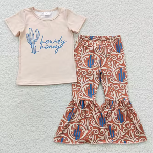 Completo da bambina in 2 pezzi con stampa western, maglietta a maniche corte e pantaloni a zampa d'elefante - Product Image 2