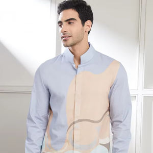 เสื้อเชิ้ตผู้ชายลำลองผ้าฝ้าย 100% แขนยาว คอปกติดกระดุม แห้งเร็ว ระบายอากาศดี รับผลิตแบบ OEM - Product Image 1